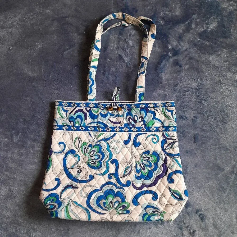 Vera Bradley Women’s Quilted Shoulder Handbag Floral Pattern Width 14in.