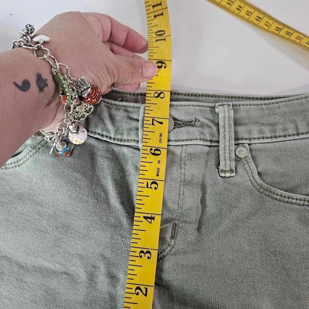 Mossimo Denim Shorts Olive Green Mid-Rise Midi Cuffed Stretch 2/26R Summer, Boho