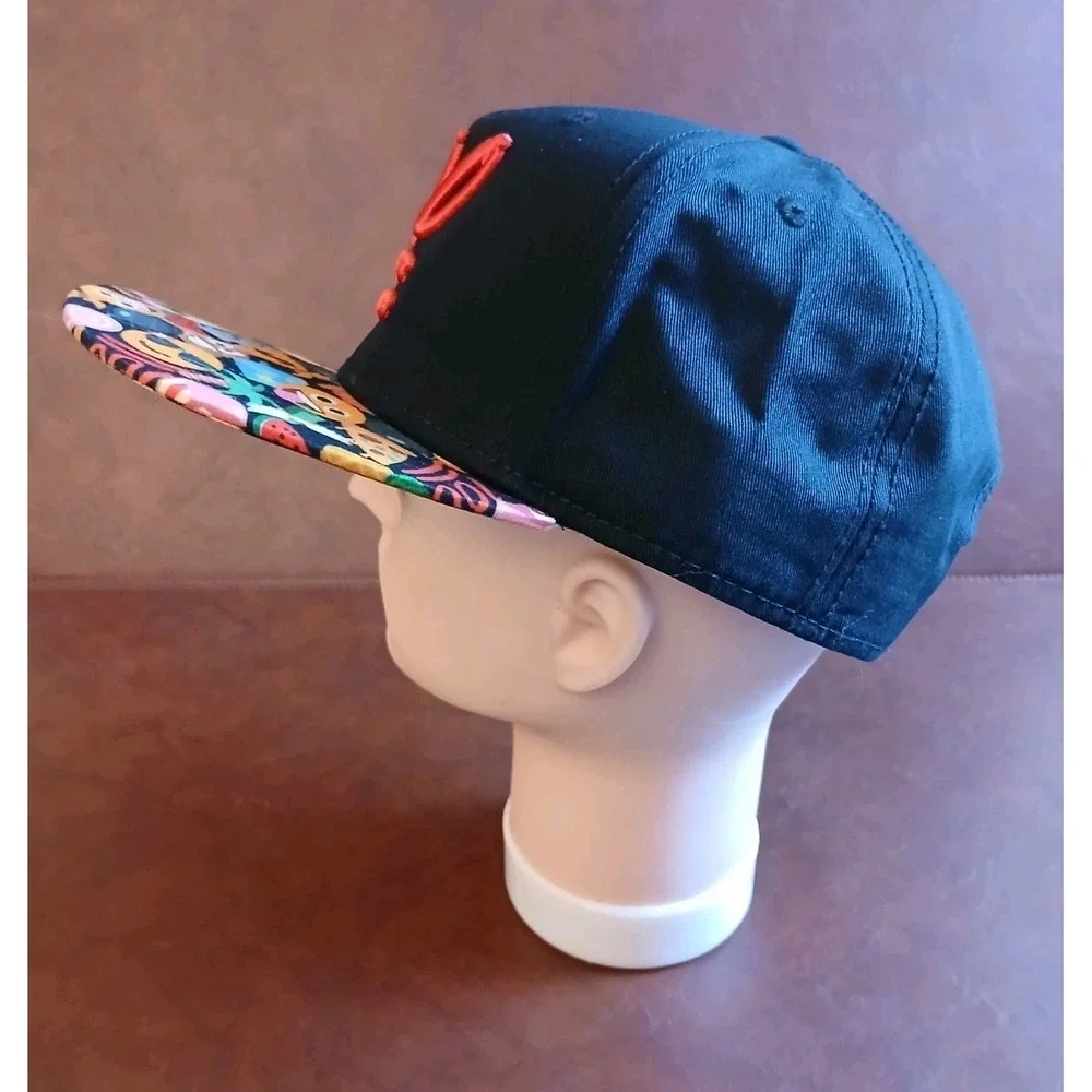 Snapback emoji flat