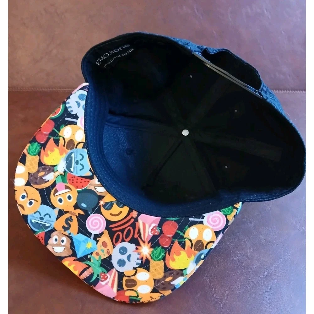 Snapback emoji flat