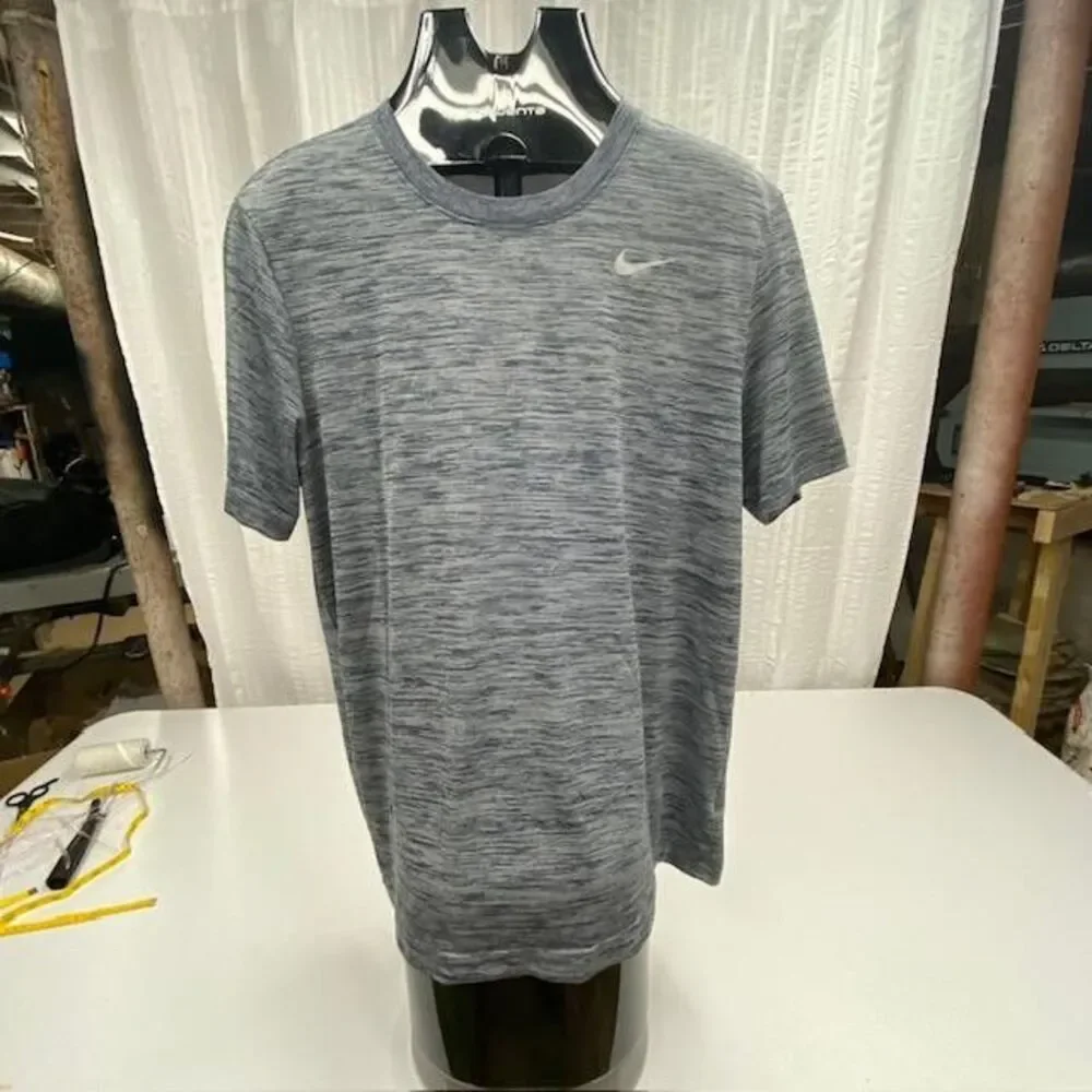 Nike Dri-FIT T-Shirt Men's Large Gray Space Dye Athletic Training Tee