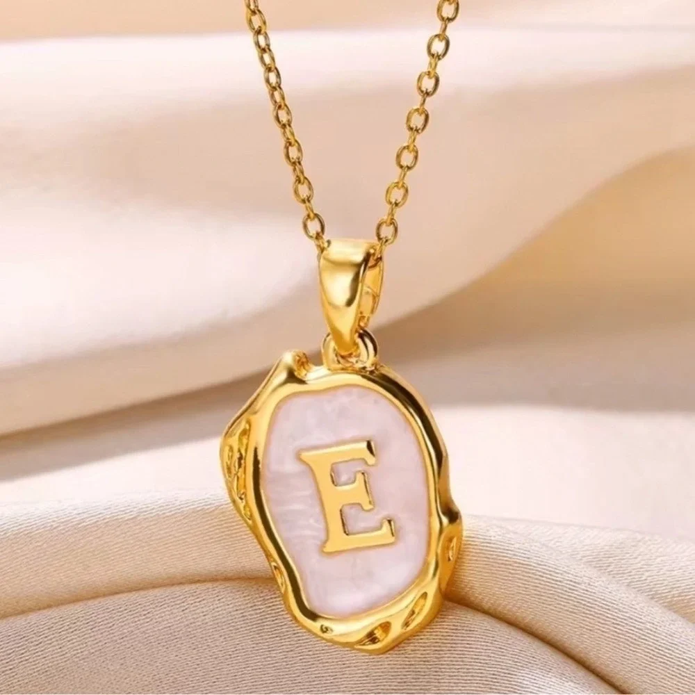 Dainty coastal Jewelry 'P' 18k Gold Plated Oceanus Initial Pearl Oyster Necklace