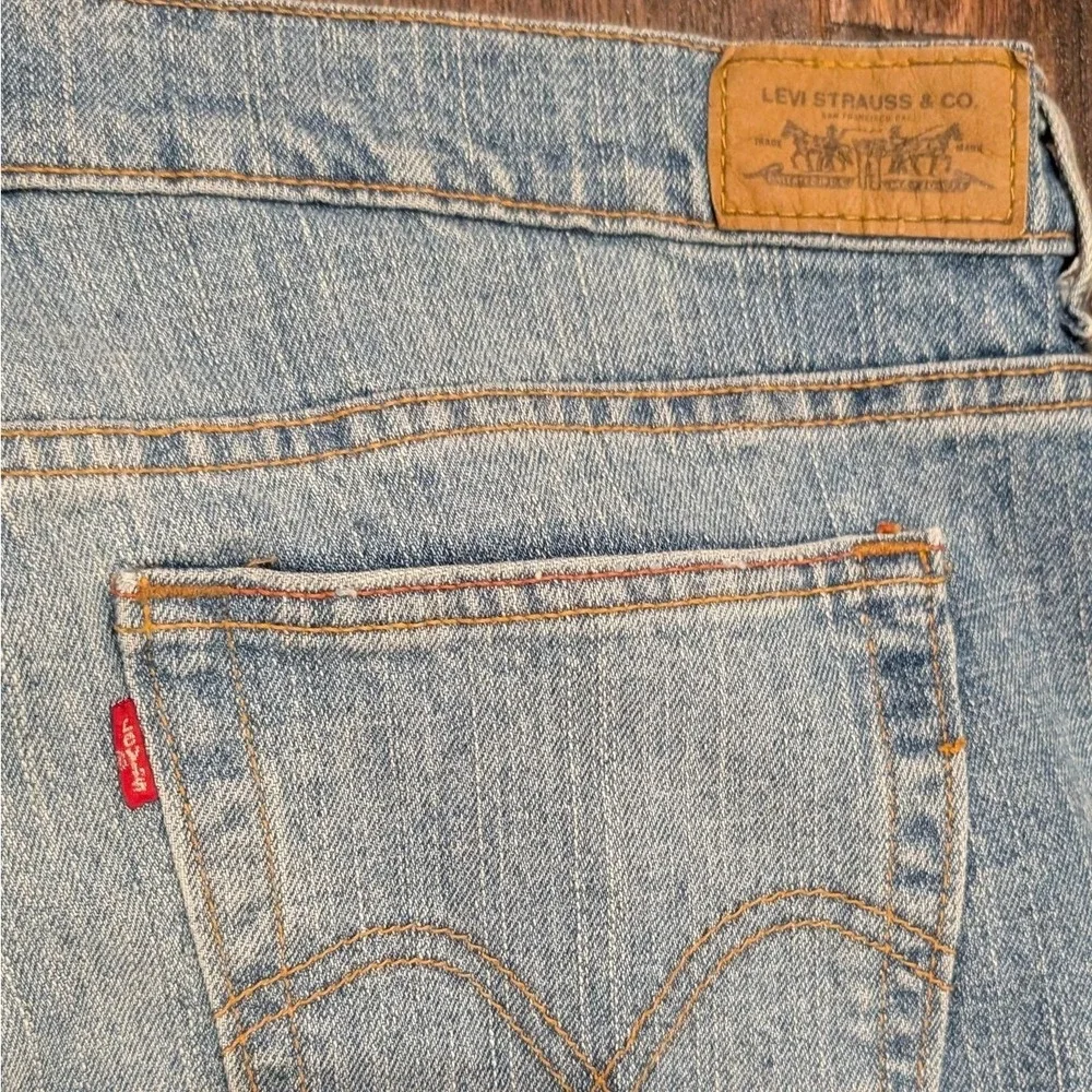 Levis levis 515