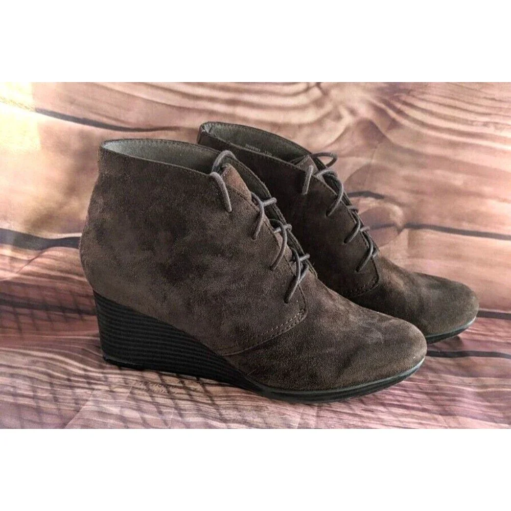 Clarks Brown Suede Wedge‎ Ankle Booties Sz 7.5 Boho Festival Hippie Prairie