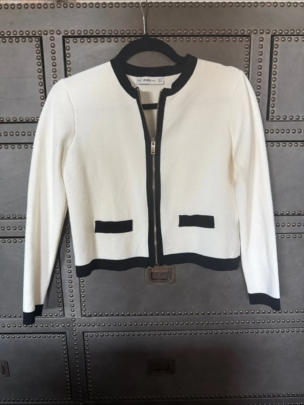 Zara White and Black Cropped Zip-Front cardigan
