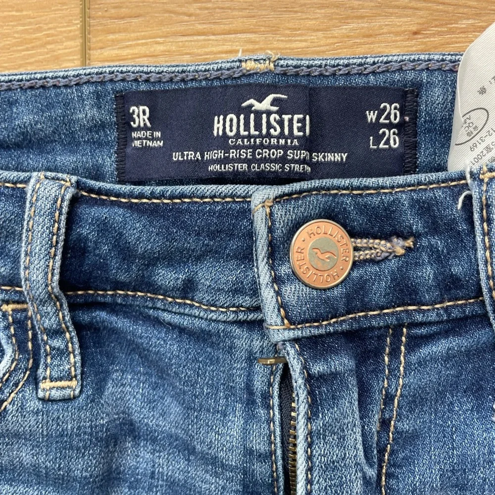 Hollister trendy blue