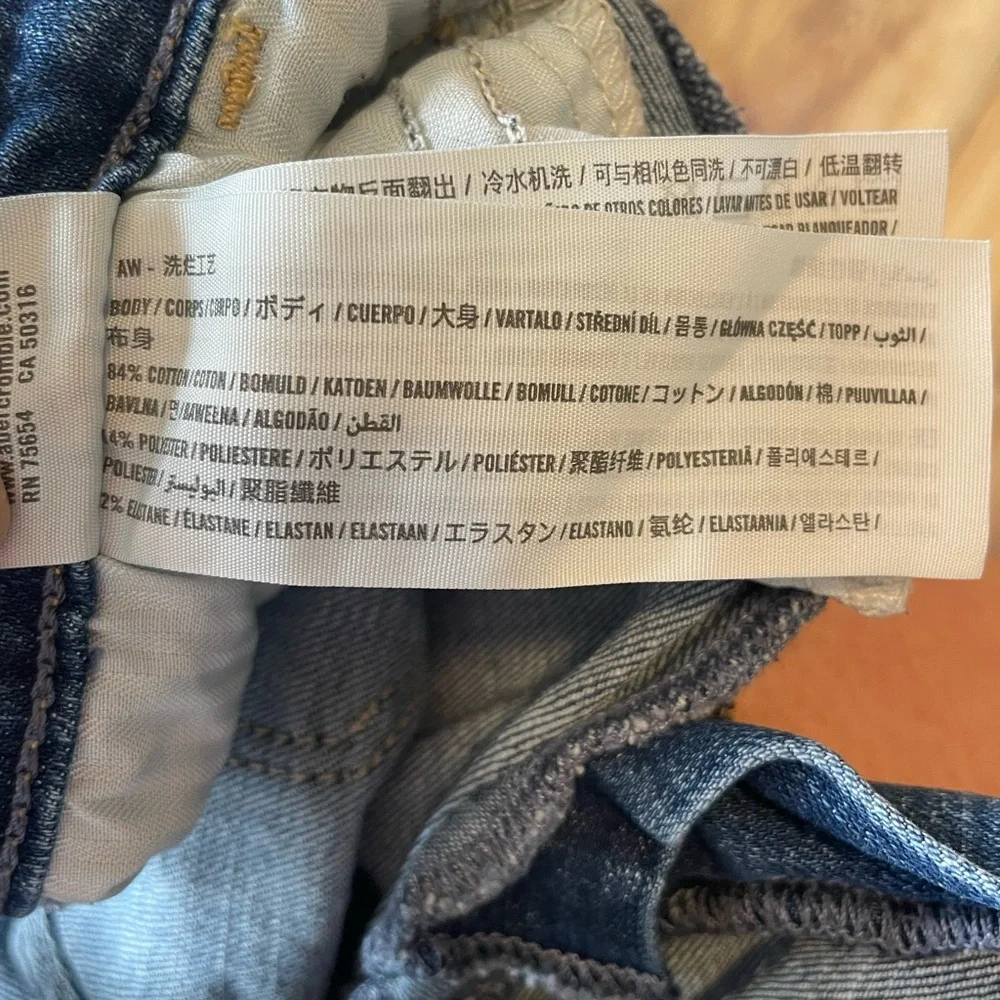 Hollister trendy blue