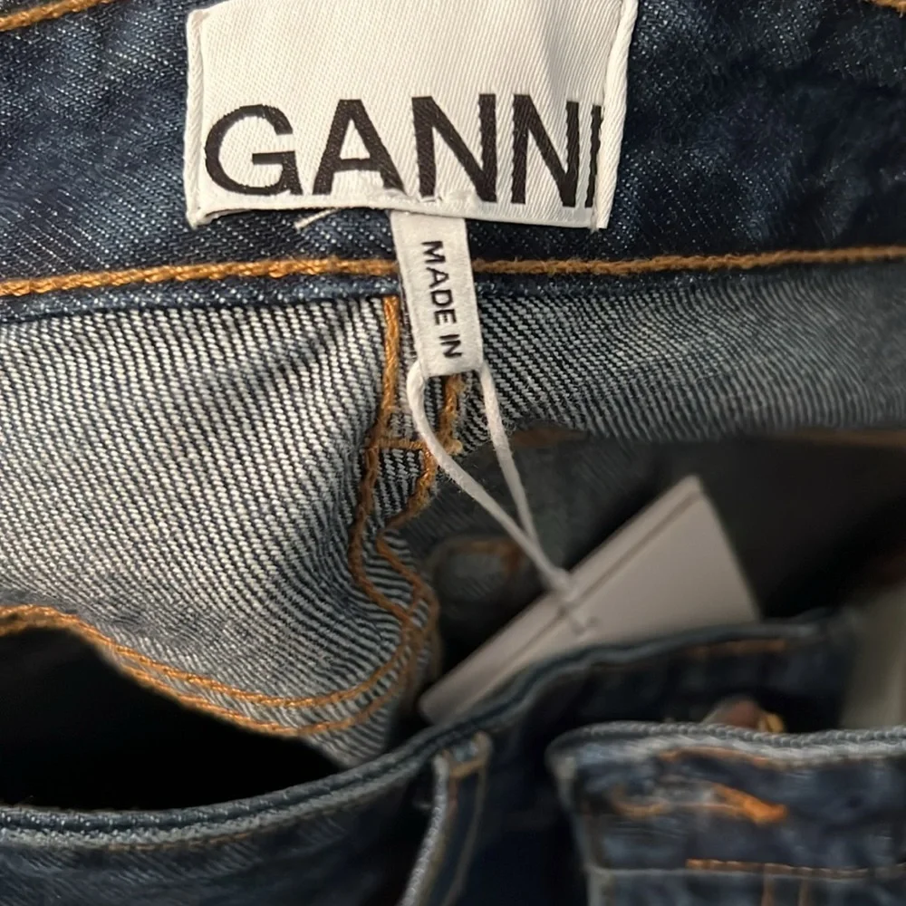 Ganni betzy one