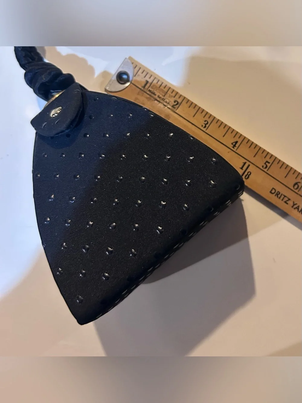 N/A small black