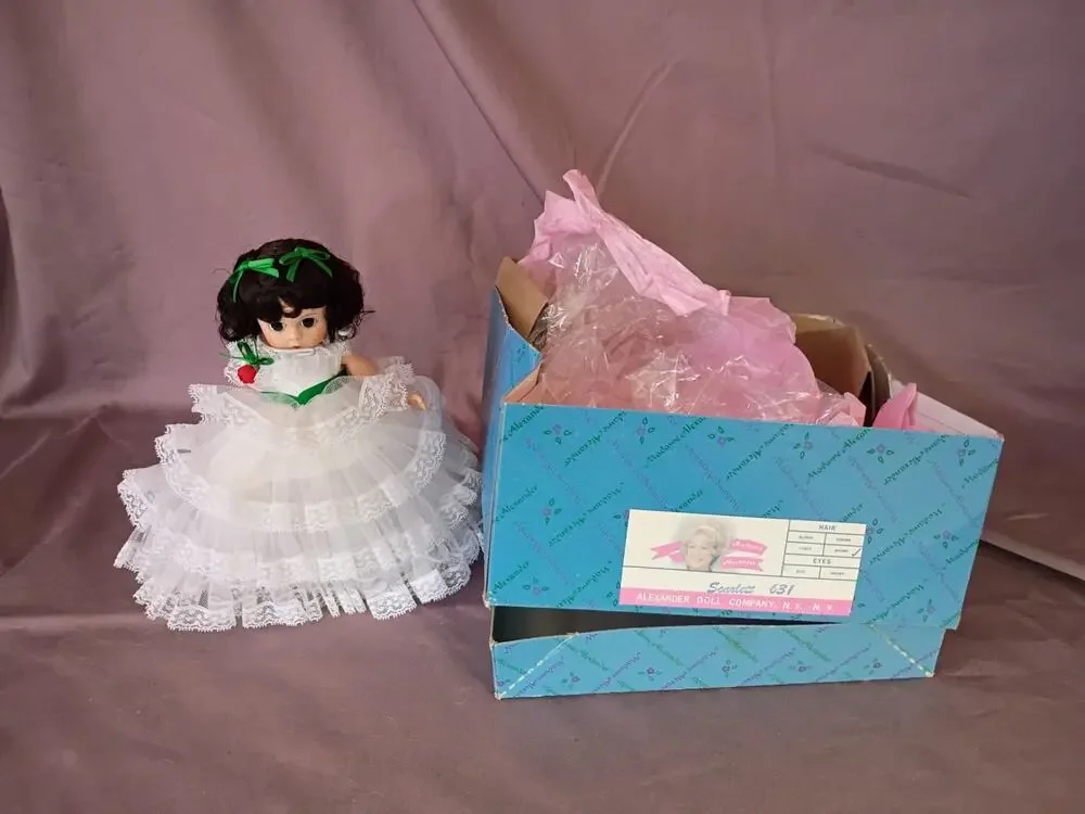 Vintage Madame Alexander Scarlett O'Hara Doll #631 with Original Box