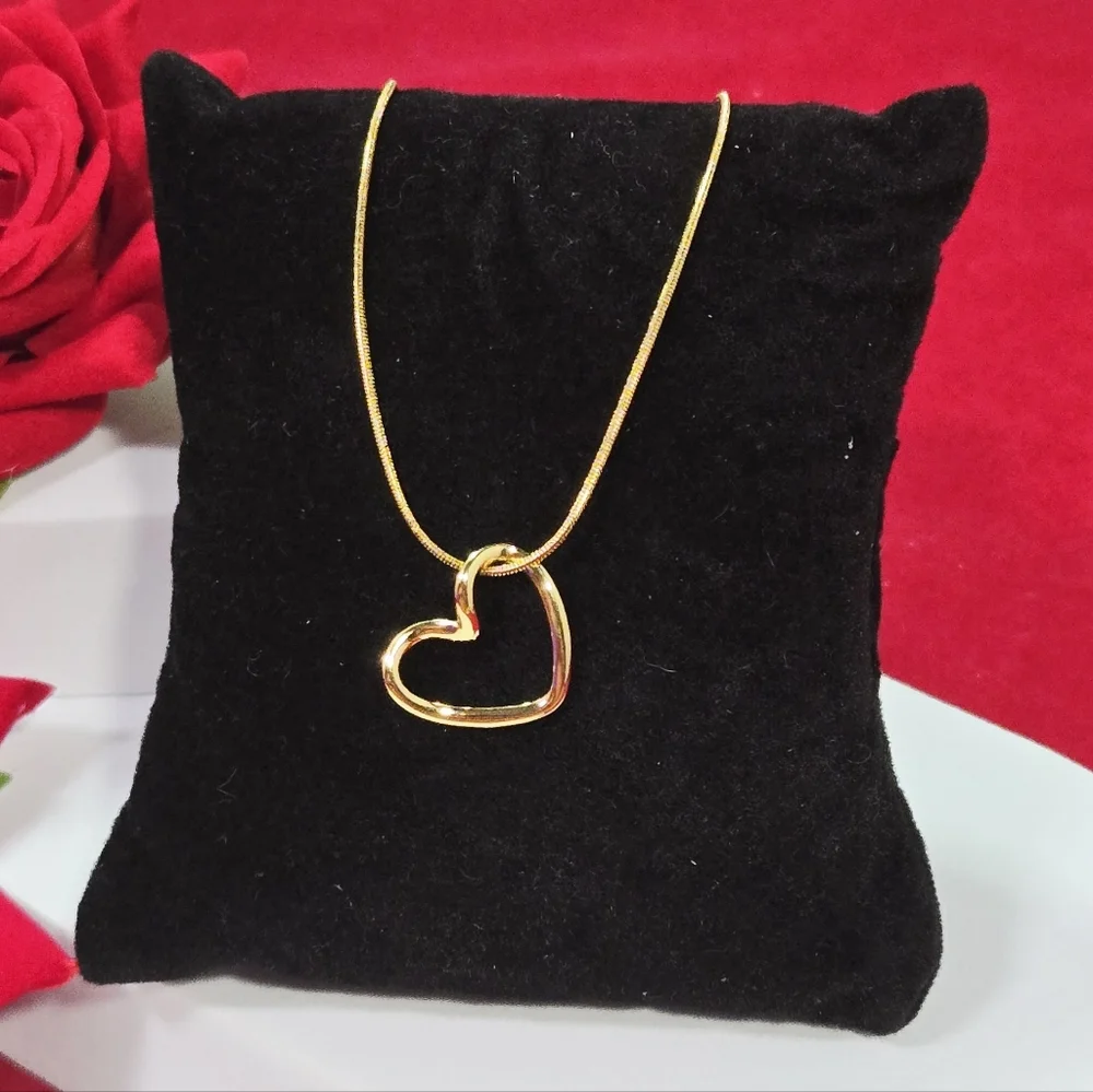 Boutique sleek romantic