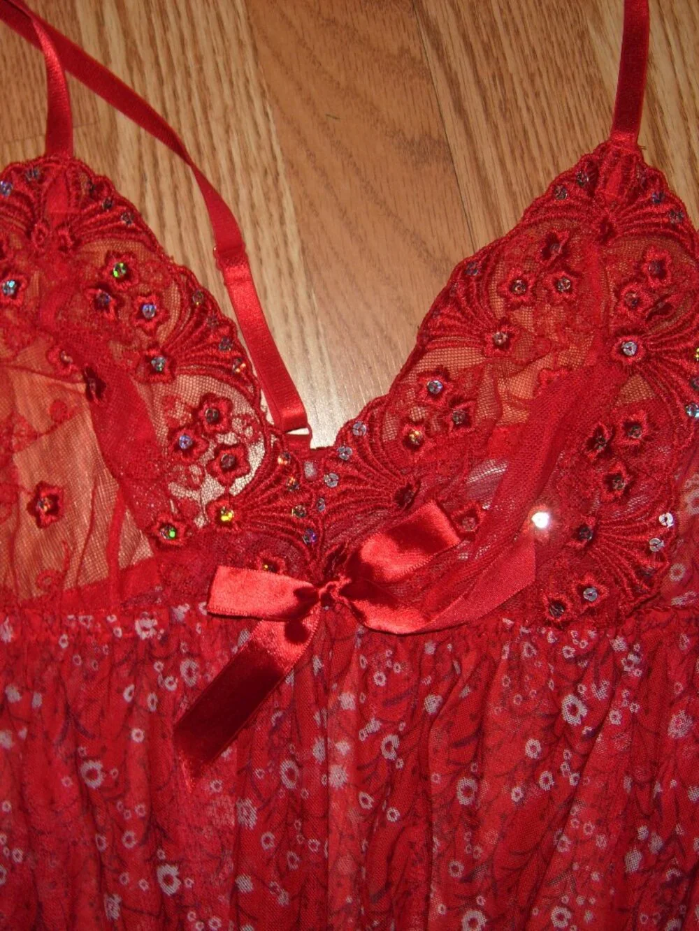 Carrie Amber red lace