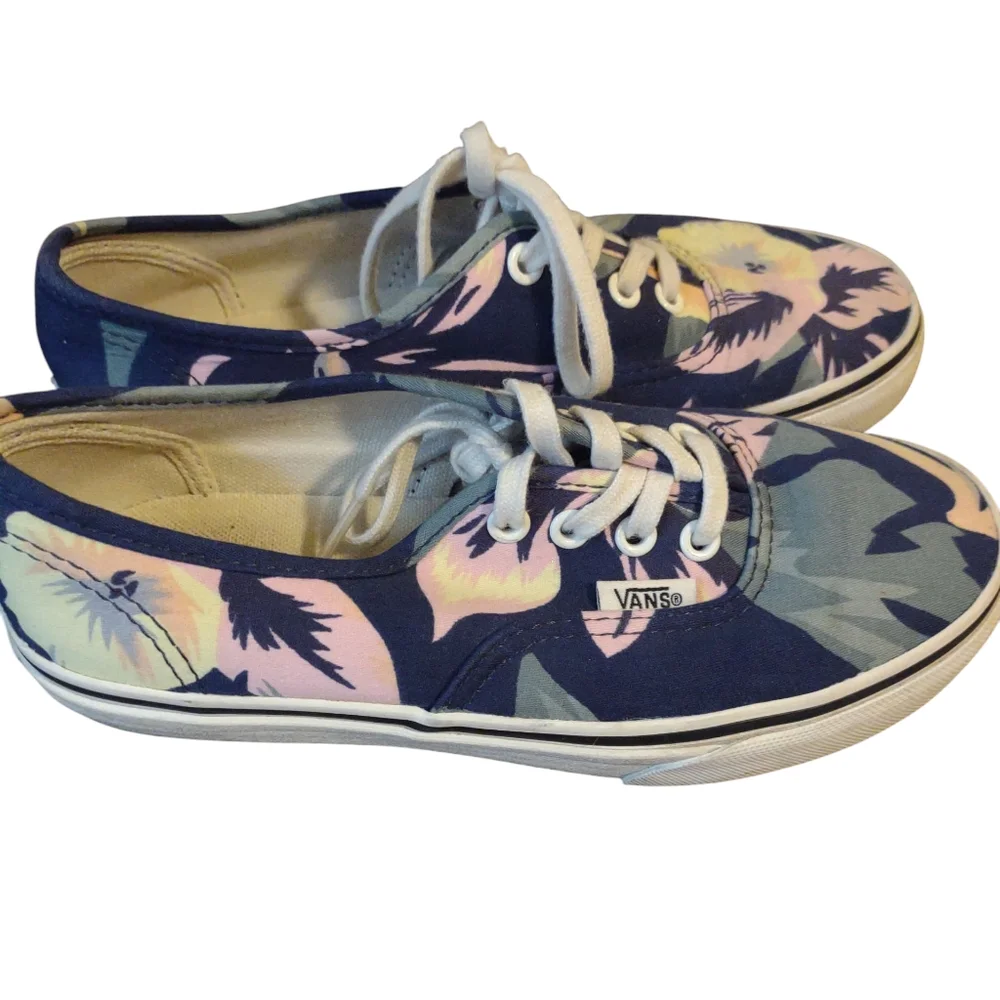Kids Vans Navy Floral Lace‎ Up Sneakers 2.5 Casual Lightweight Classic Unisex