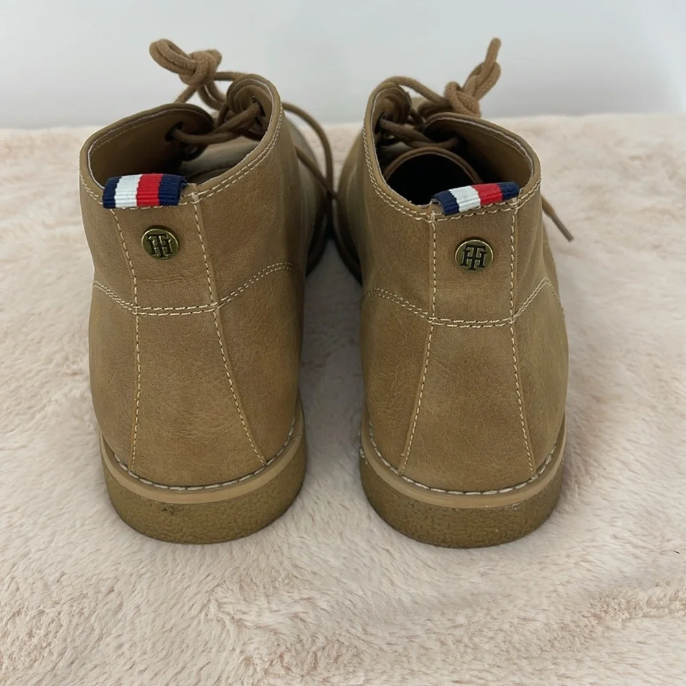 Tommy Hilfiger stylish tan