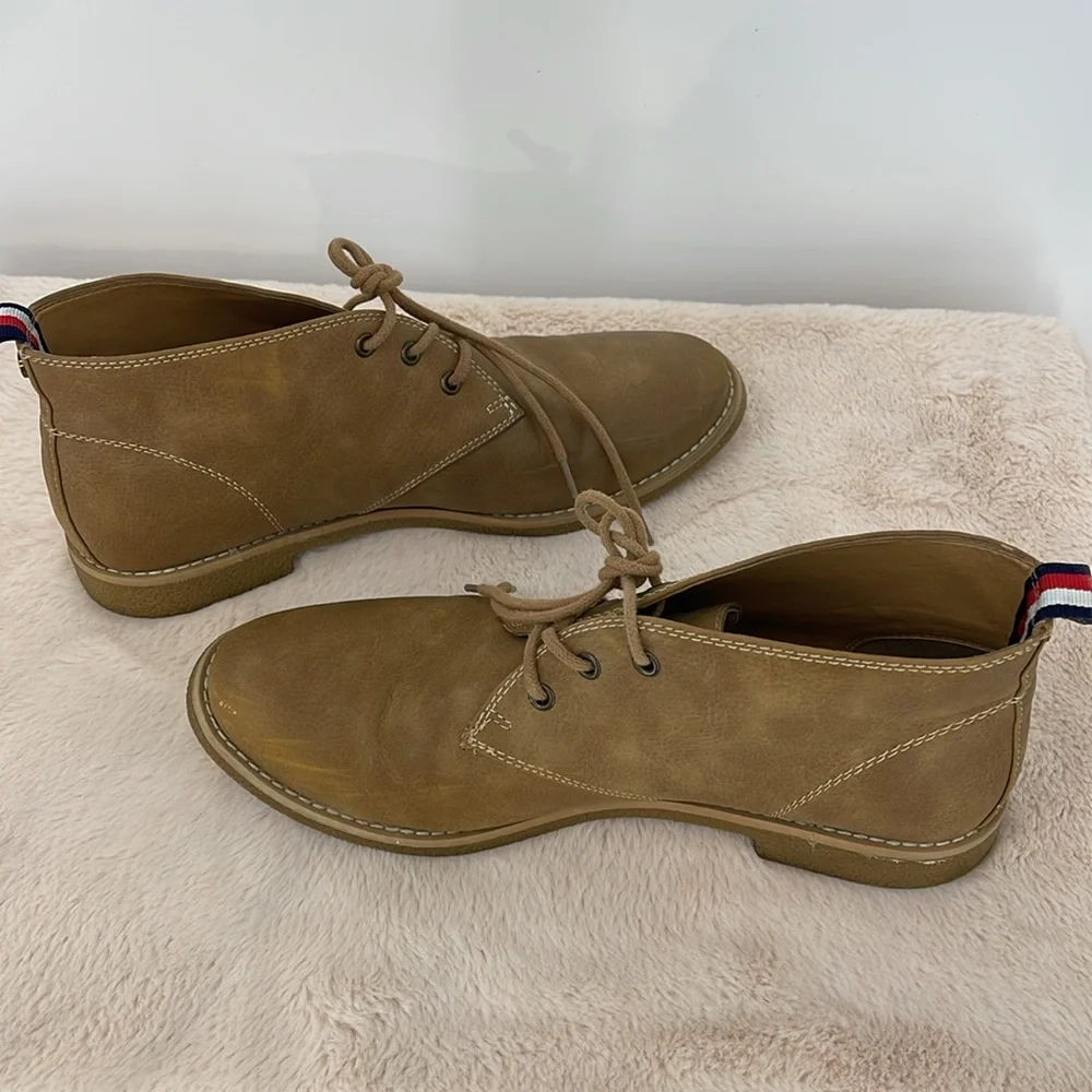 Tommy Hilfiger stylish tan