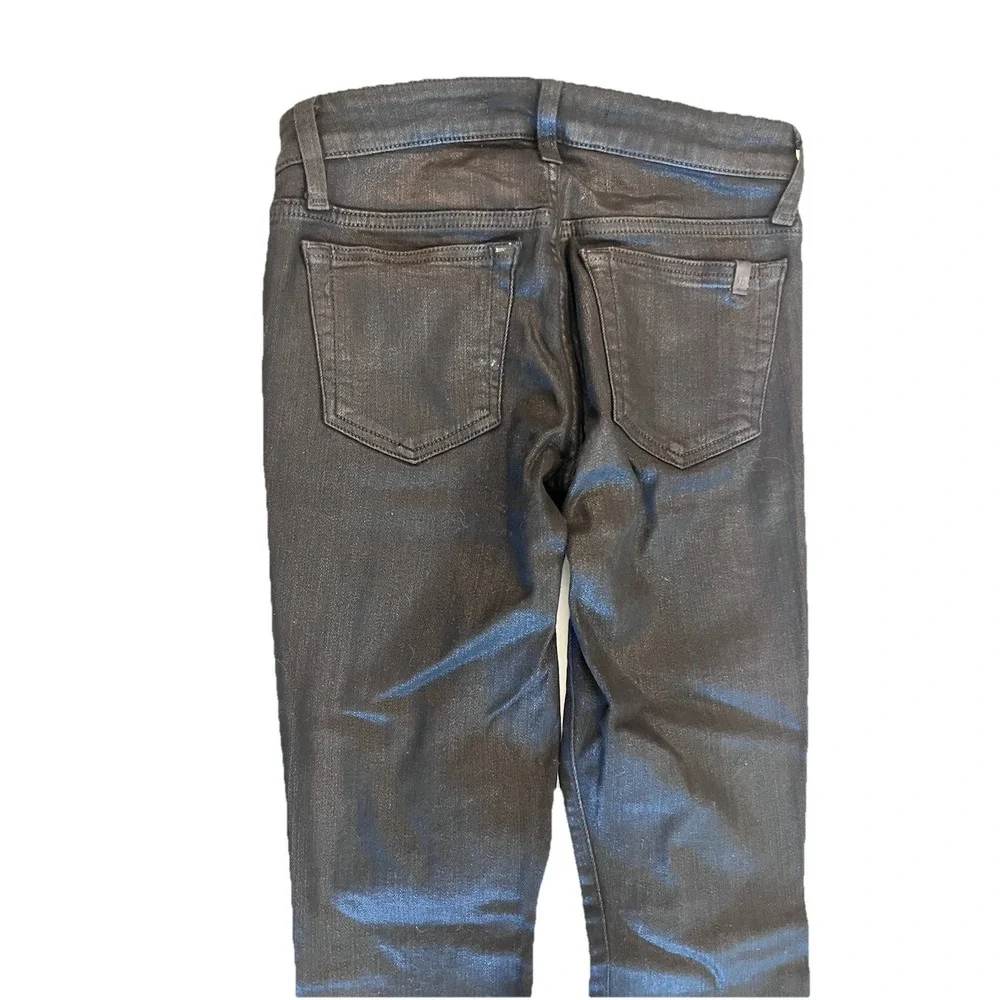 Joes Jeans look chic