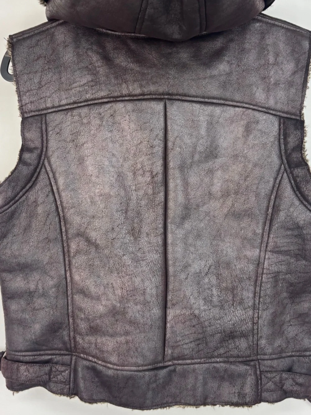 Black Rivet excellent preowned