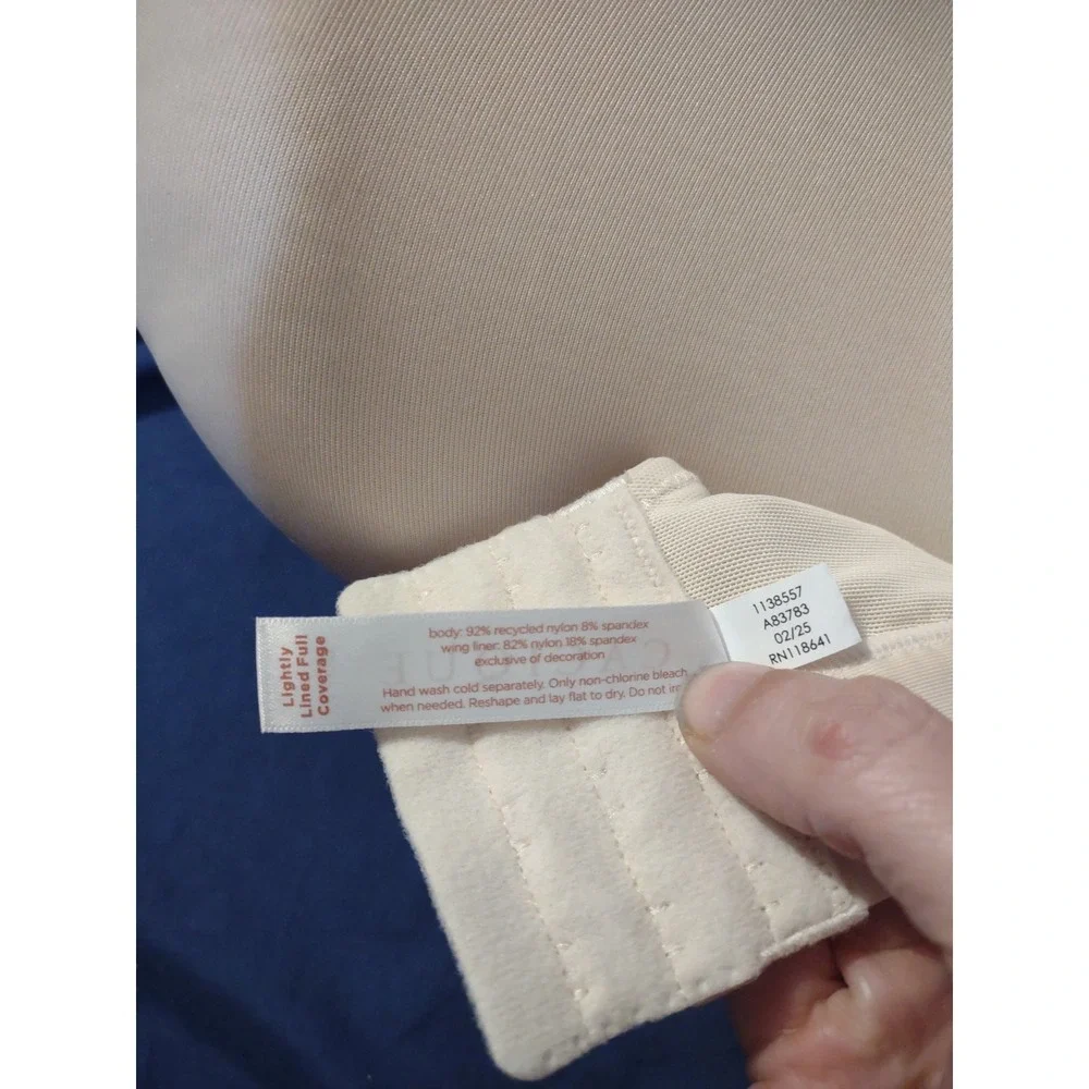 Cacique lightly lined