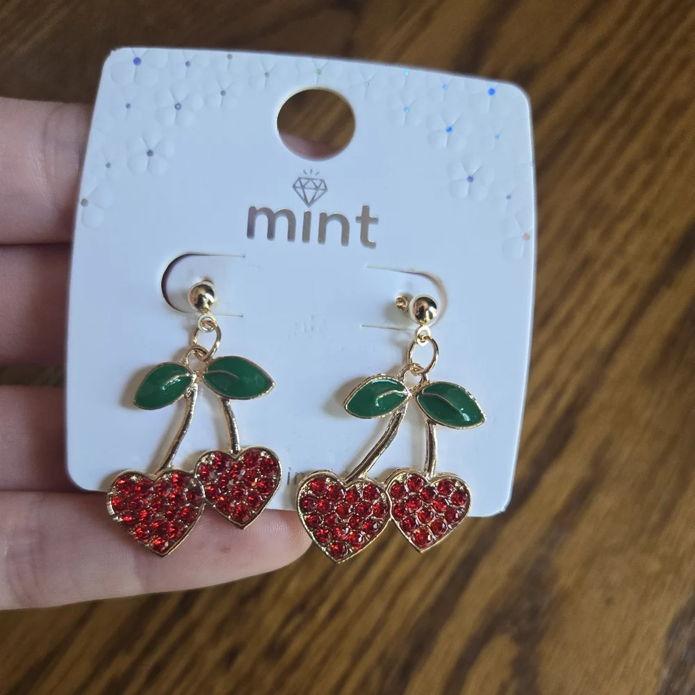 Mint charming cherry