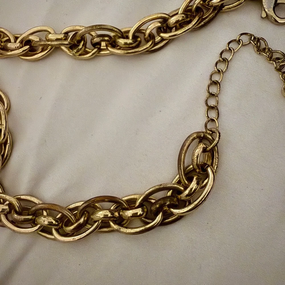 Express Bold Gold Chainlink Necklace