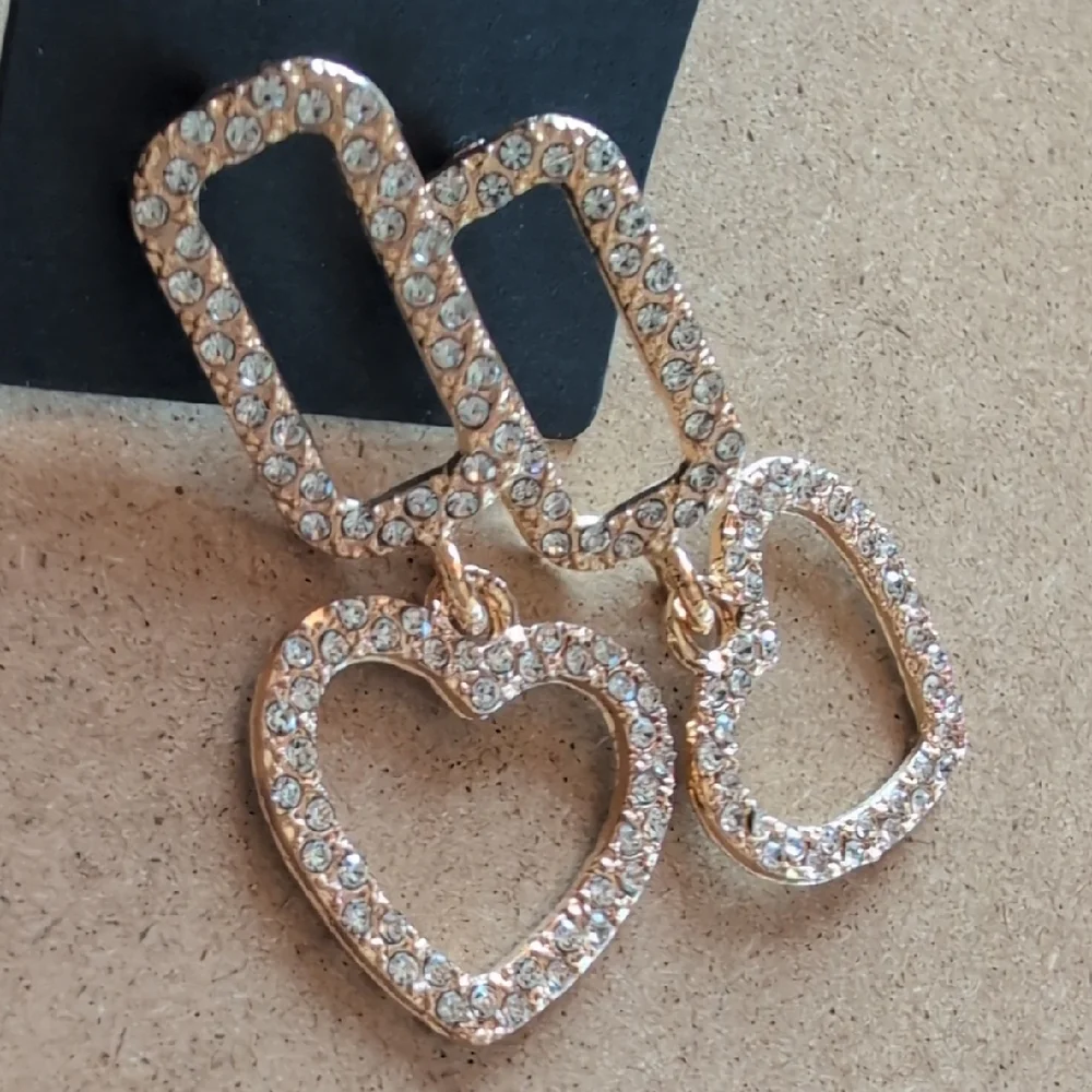 N/A elegant gold