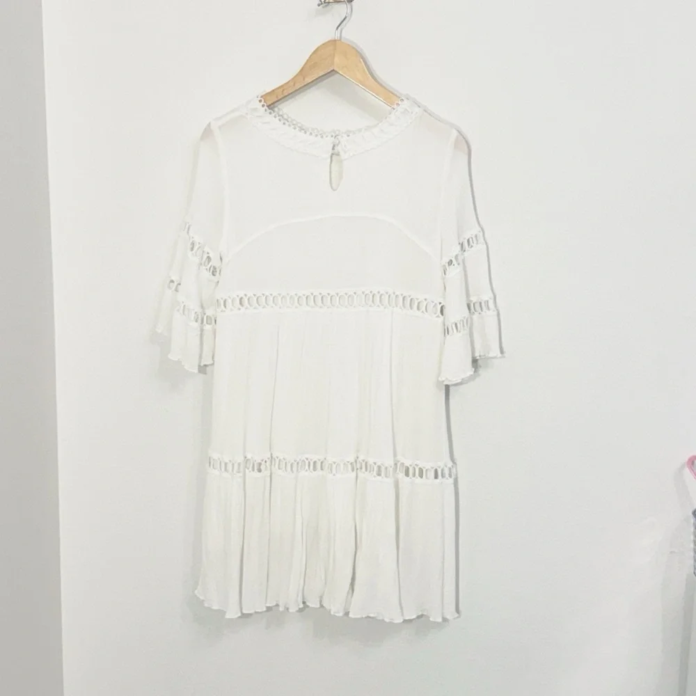 LISTICLE Ivory Babydoll Dress 3/4 Sleeves Key Hole Back Size Medium