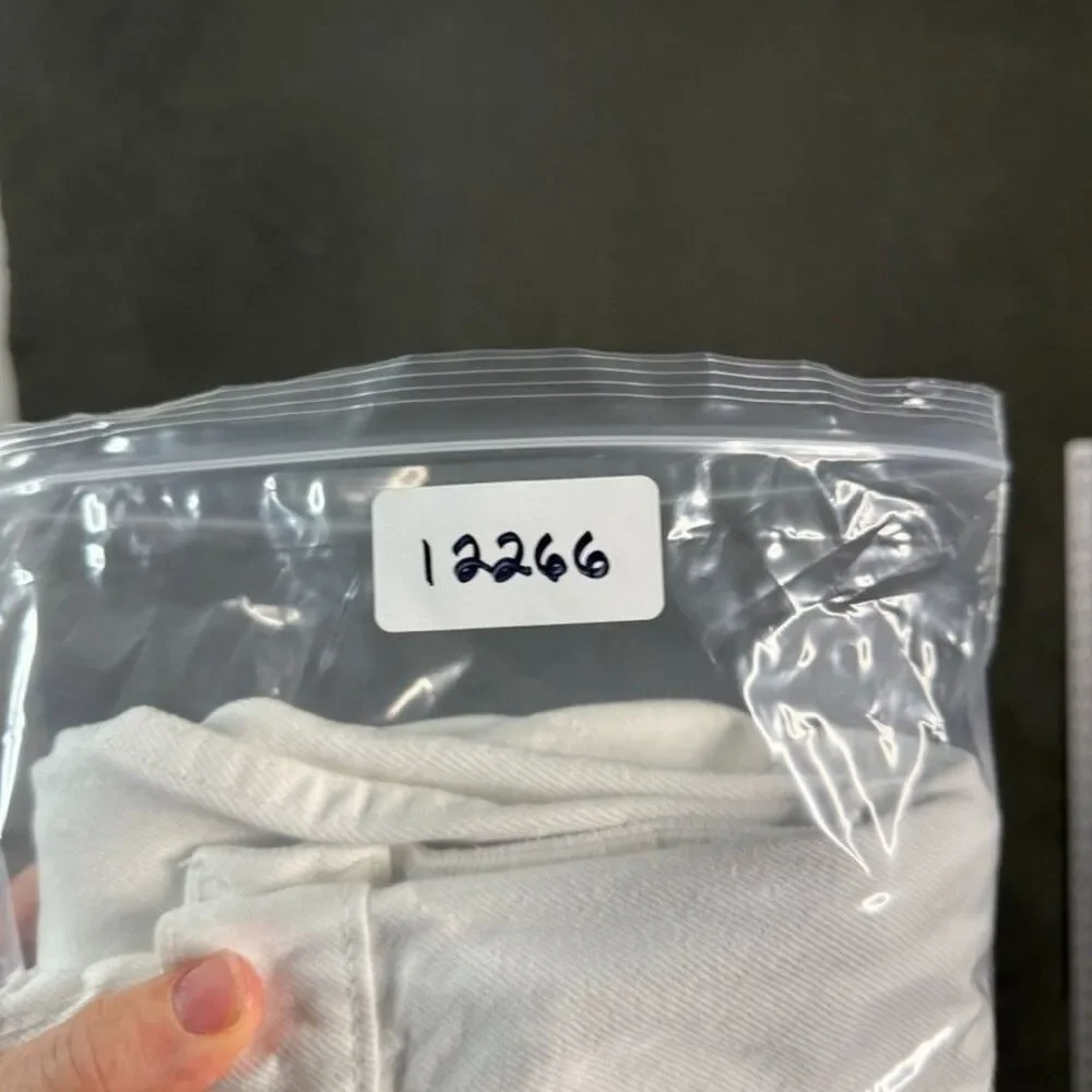 Levis excellent used