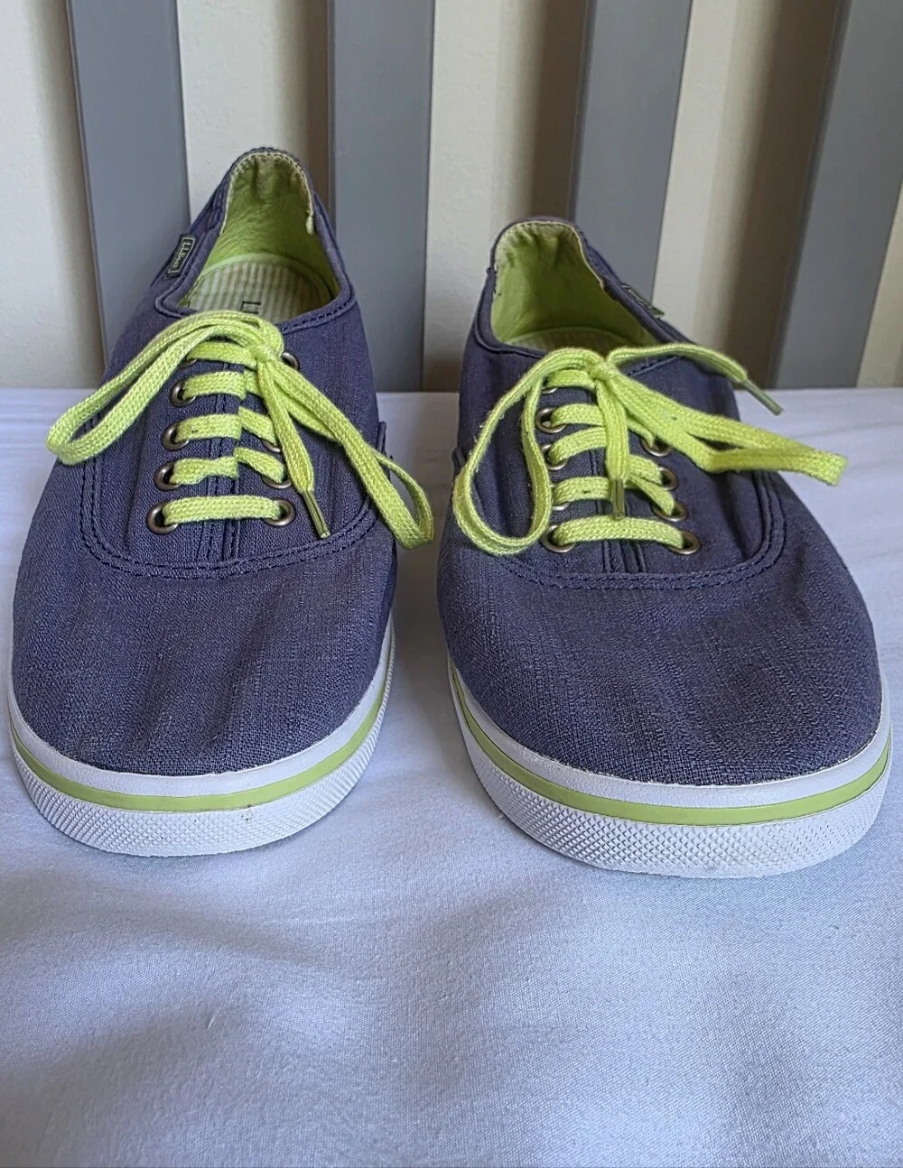 L.L. Bean Navy Womens Canvas Sneakers with Lime Contrast Laces Size 7.5