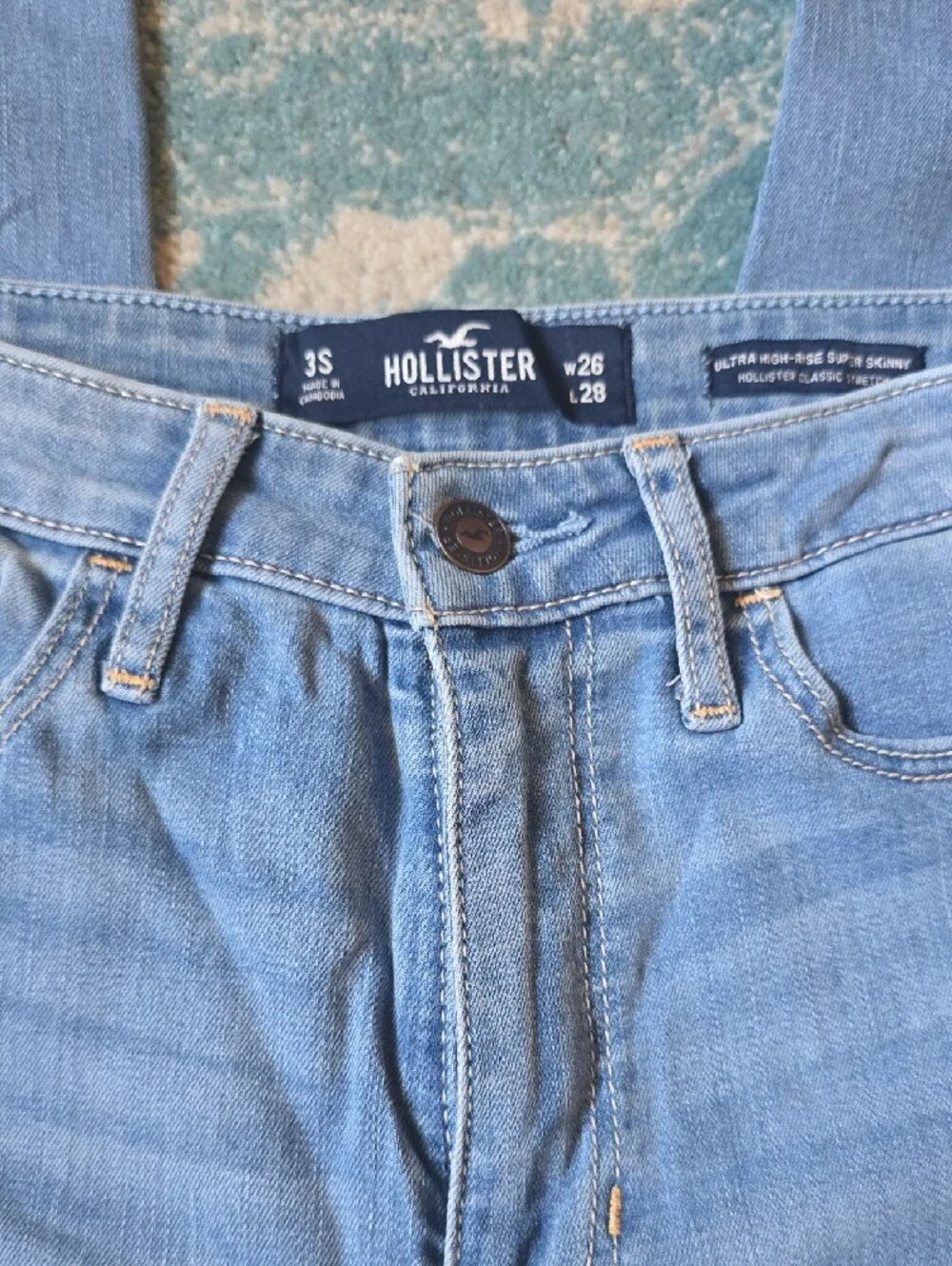 Hollister slim fitting