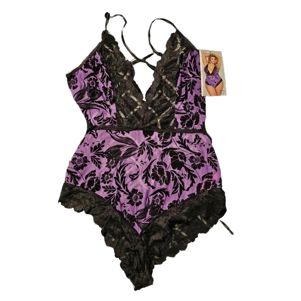 Seven Til Midnight nwt seven