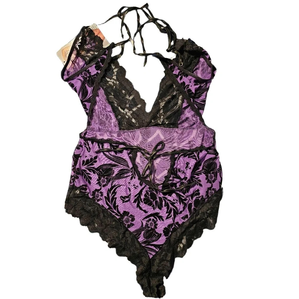 Seven Til Midnight nwt seven