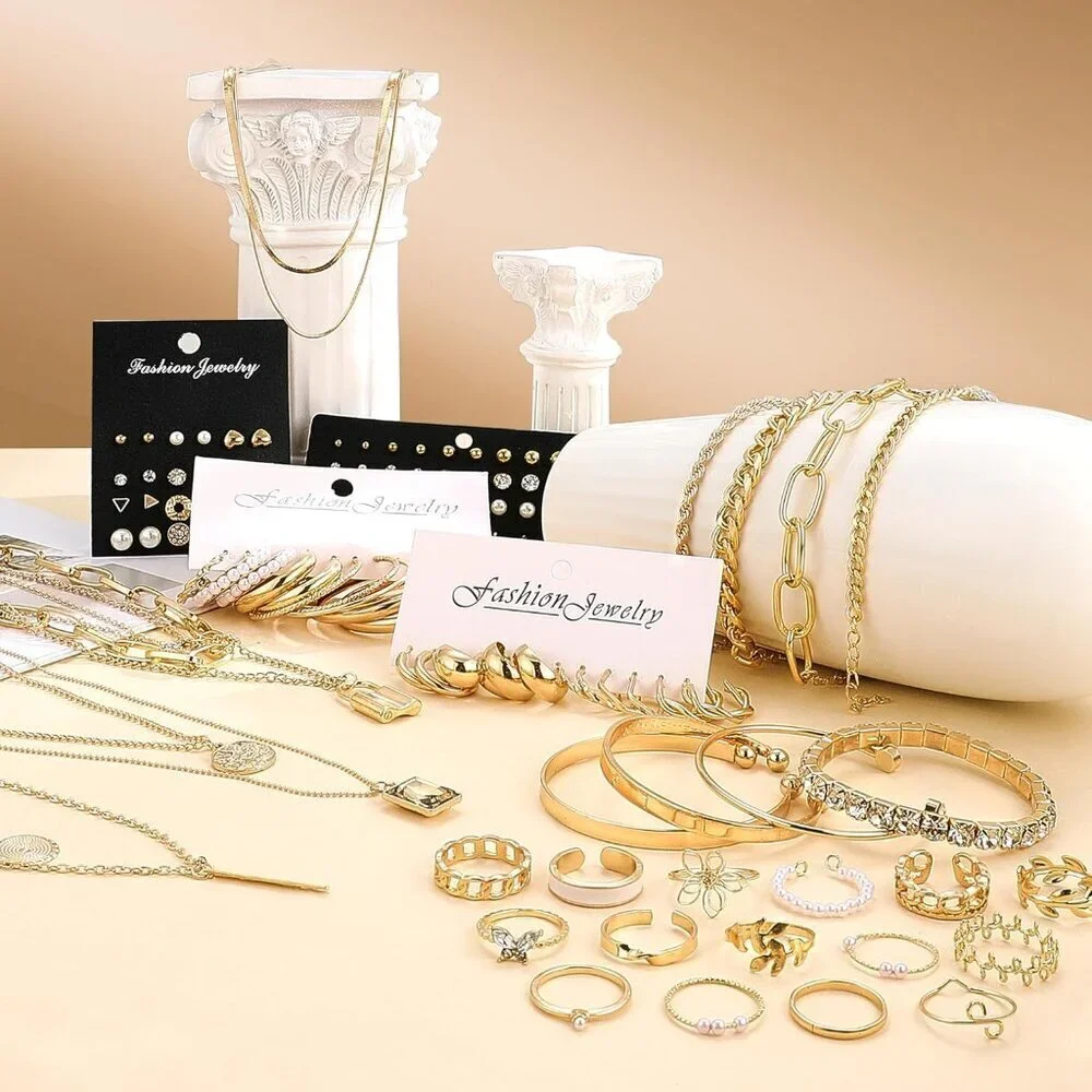 N/A golden jewelry