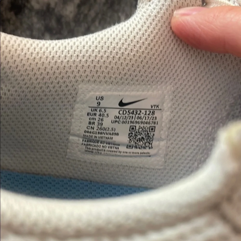 Nike lightweight women