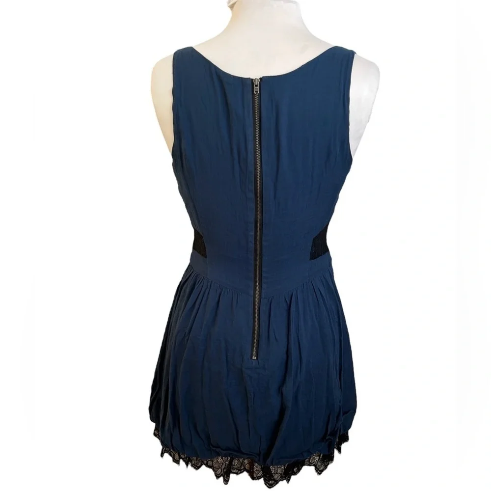 Free People lace from pet