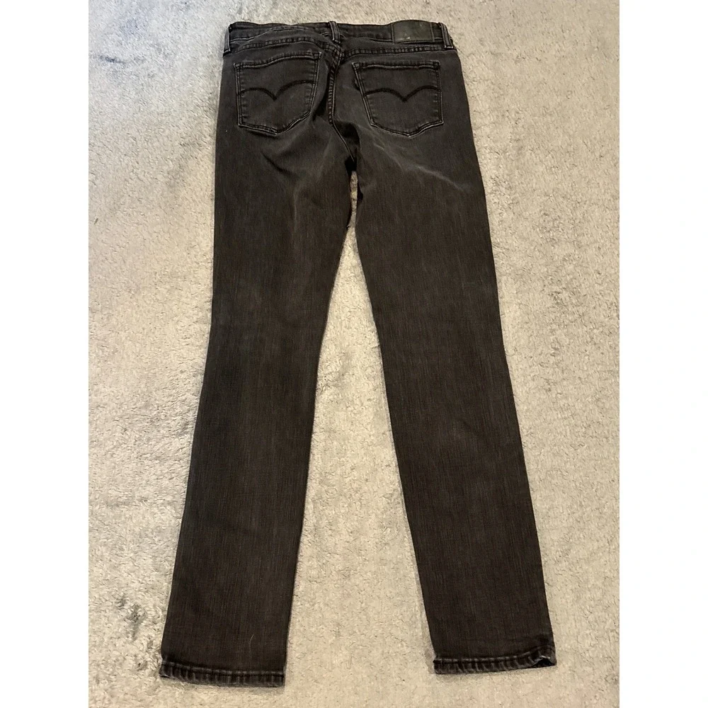 Levis levis 711