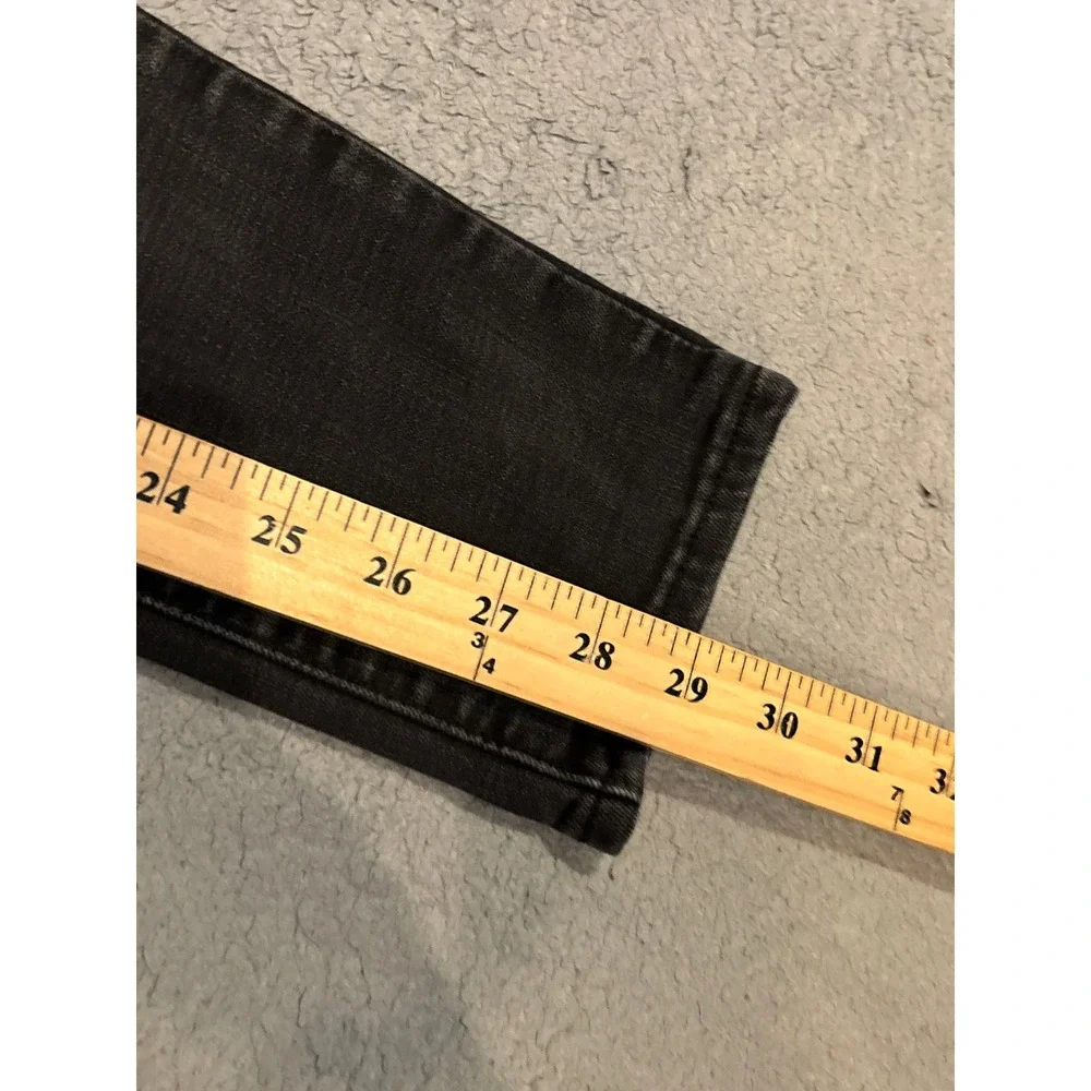 Levis levis 711