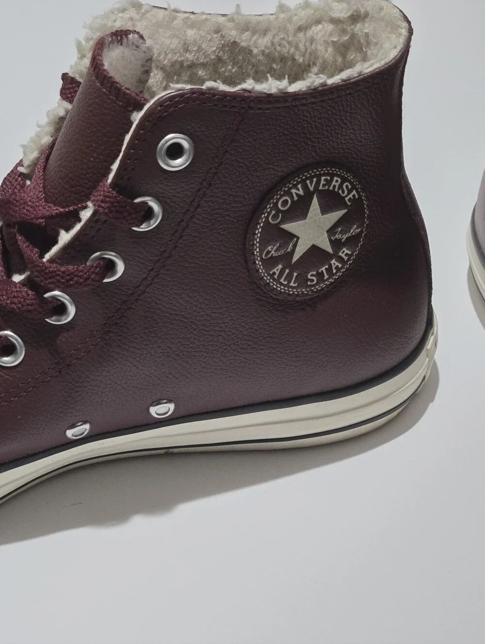 Converse Chuck Taylor Leather Faux Fur Lined Hi-Top Burgundy Sneaker Womens 10