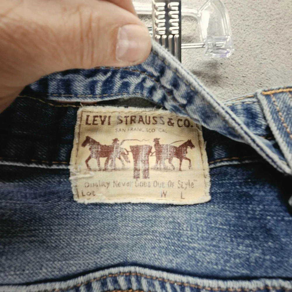 Levis 11761 important