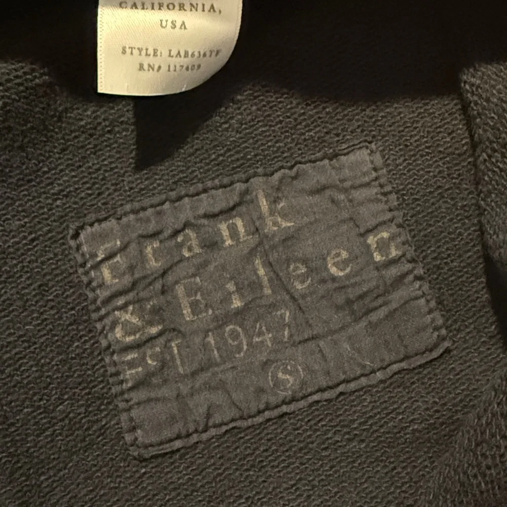 Frank & Eileen comfortable black
