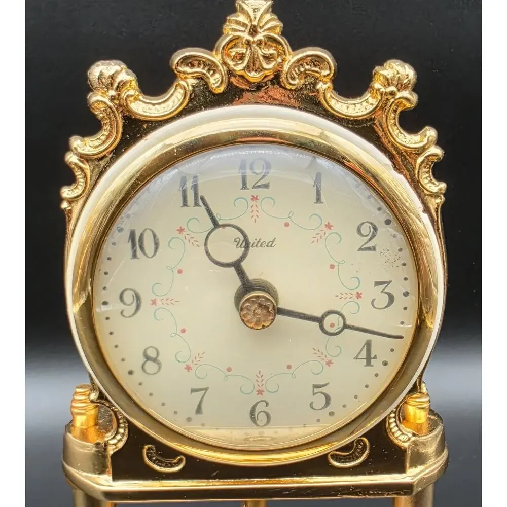 United Clock graceful relic