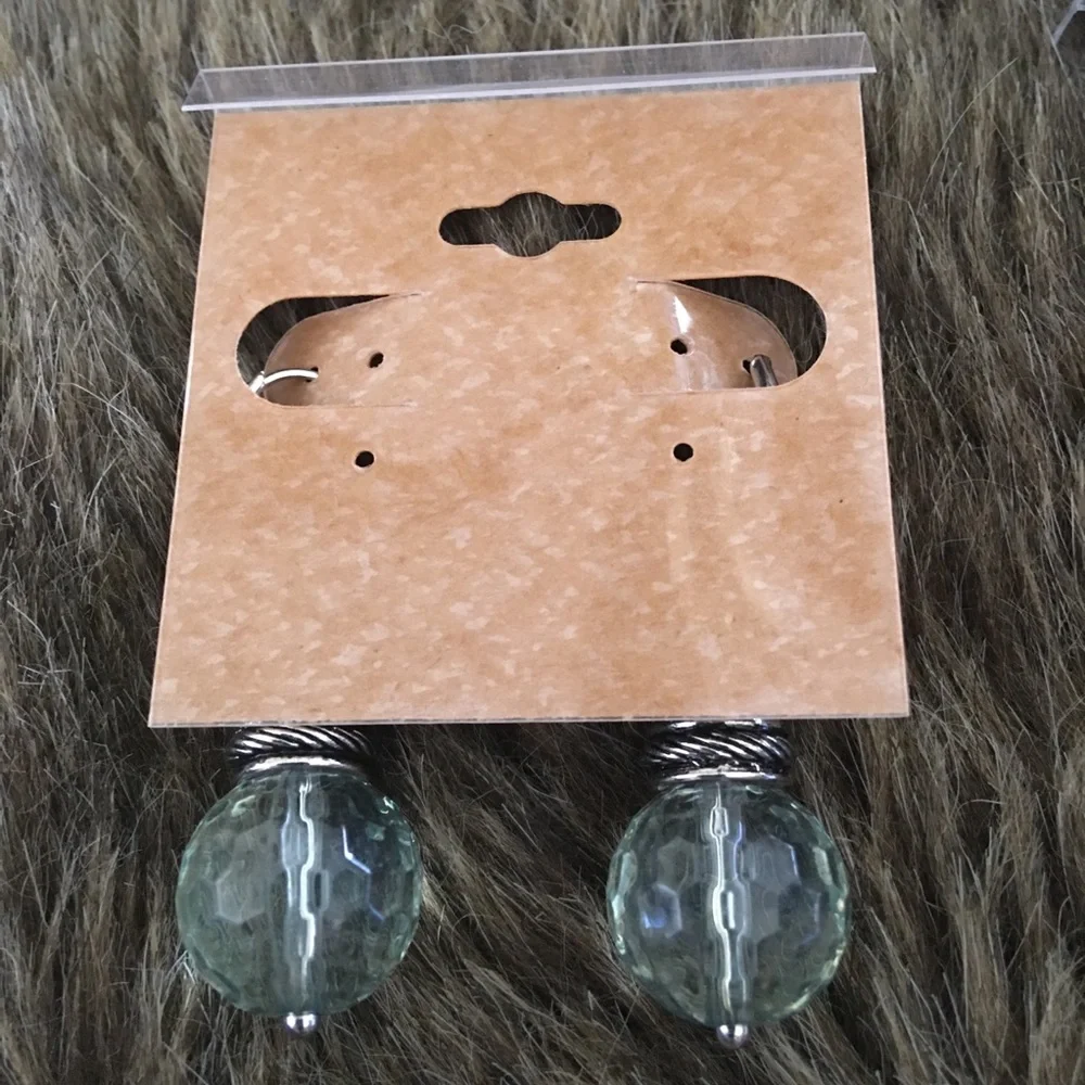 N/A faceted light