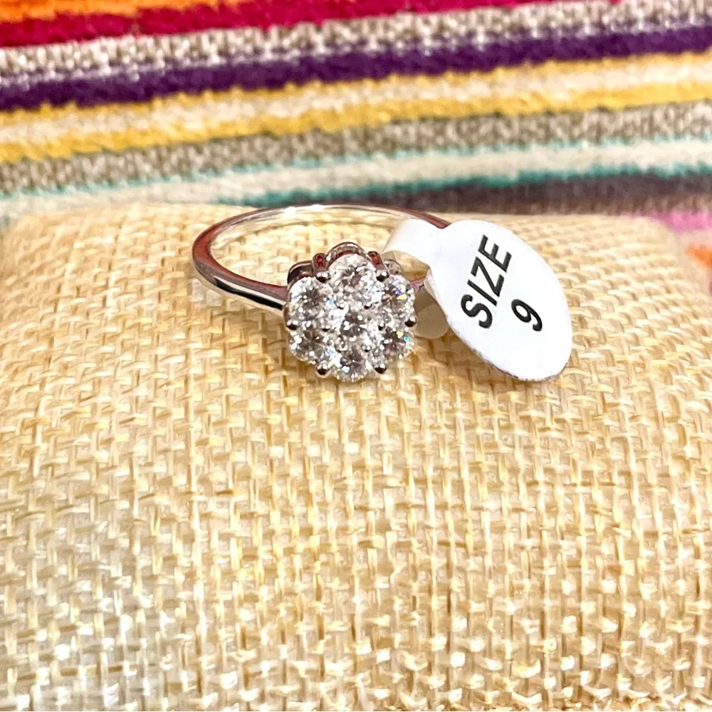 Moissanite stunning silver