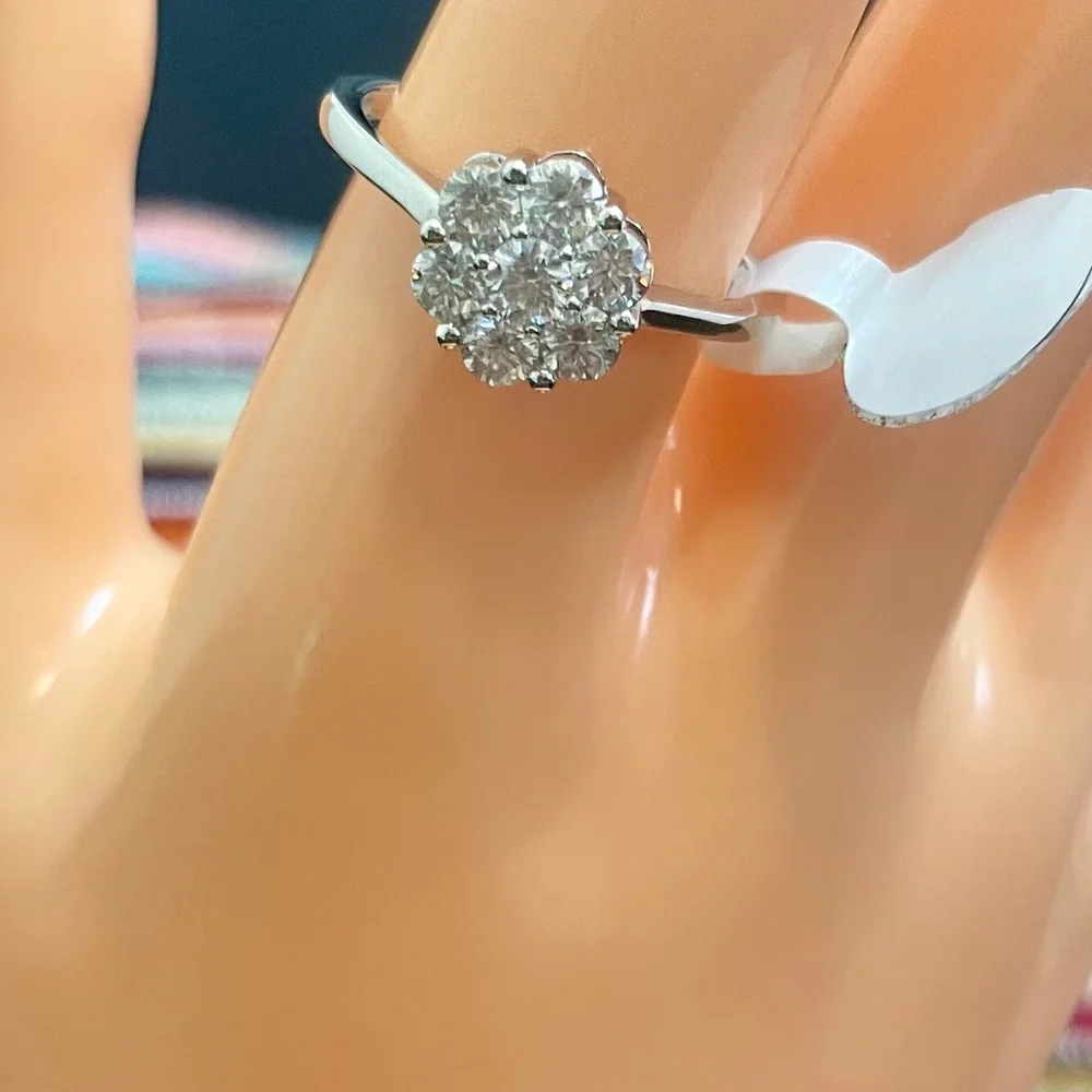 Moissanite stunning silver