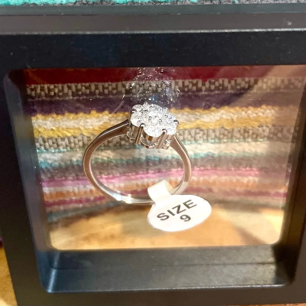 Moissanite stunning silver