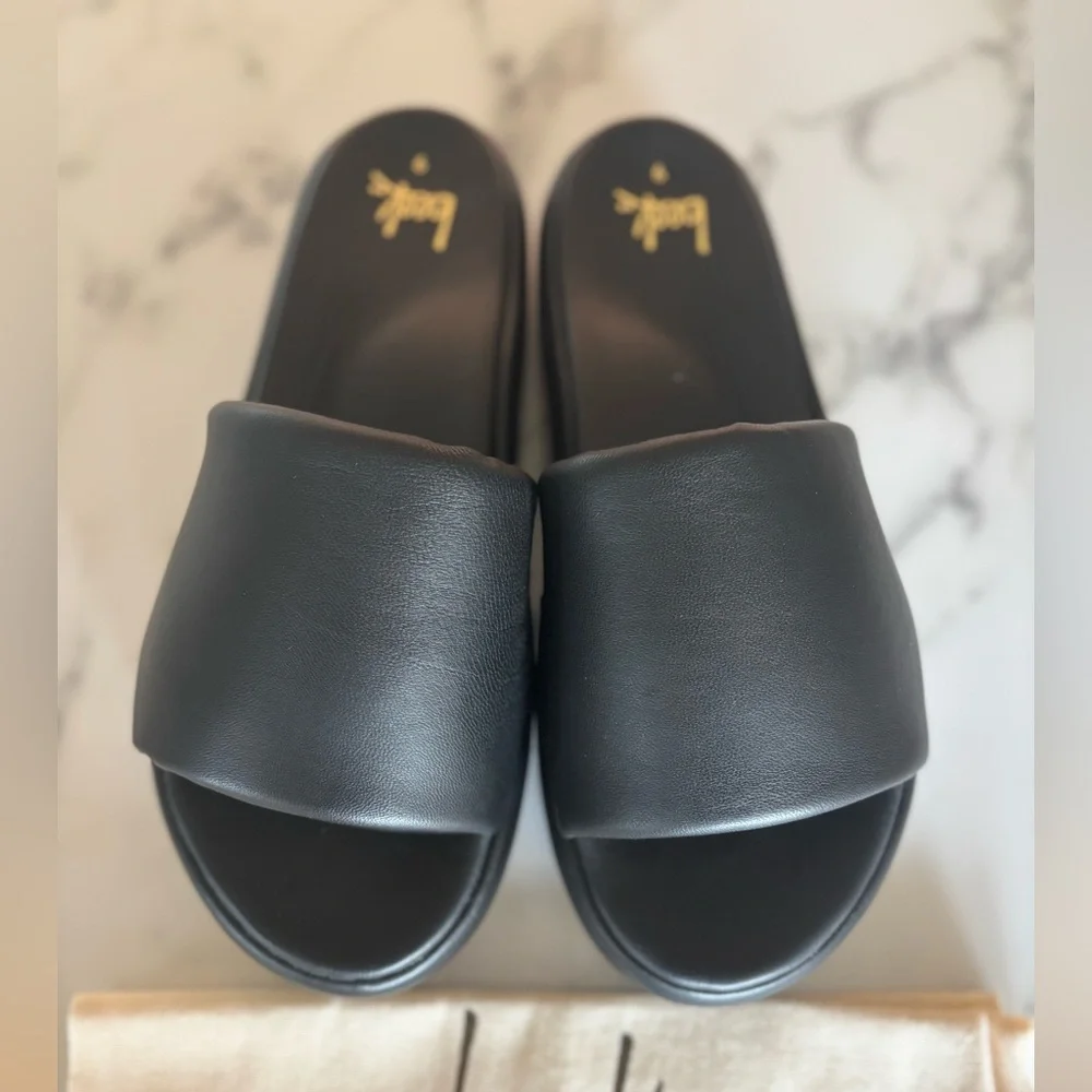 Beek Trumpeter Black Leather Sandal