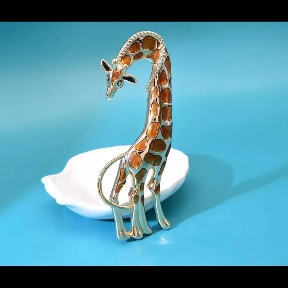 GIRAFFE, ENAMEL, BROOCH OR NECKLACE‎
