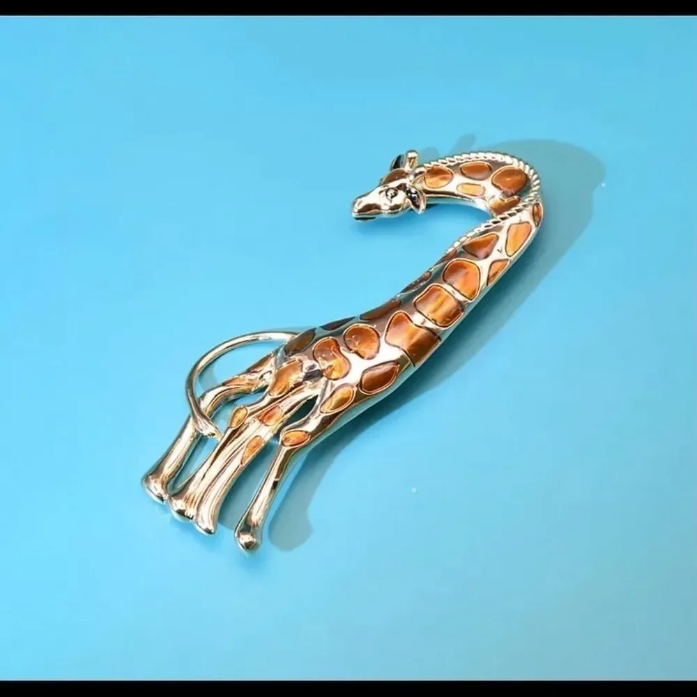 GIRAFFE, ENAMEL, BROOCH OR NECKLACE‎