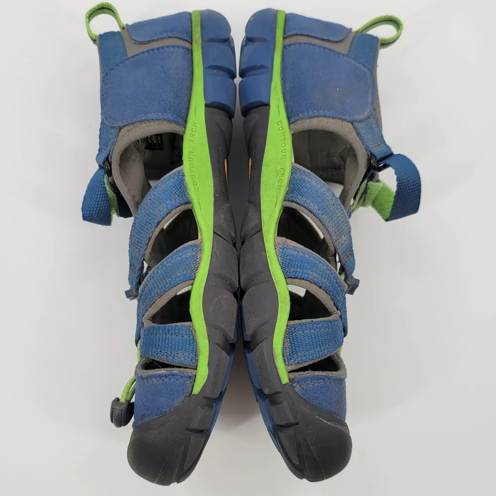 Keen men water