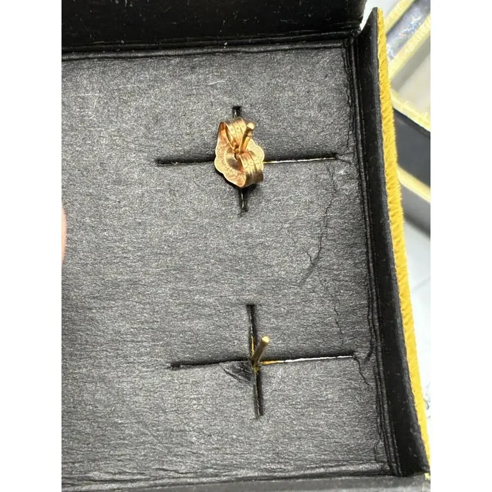 Abe Jewelers tucked their