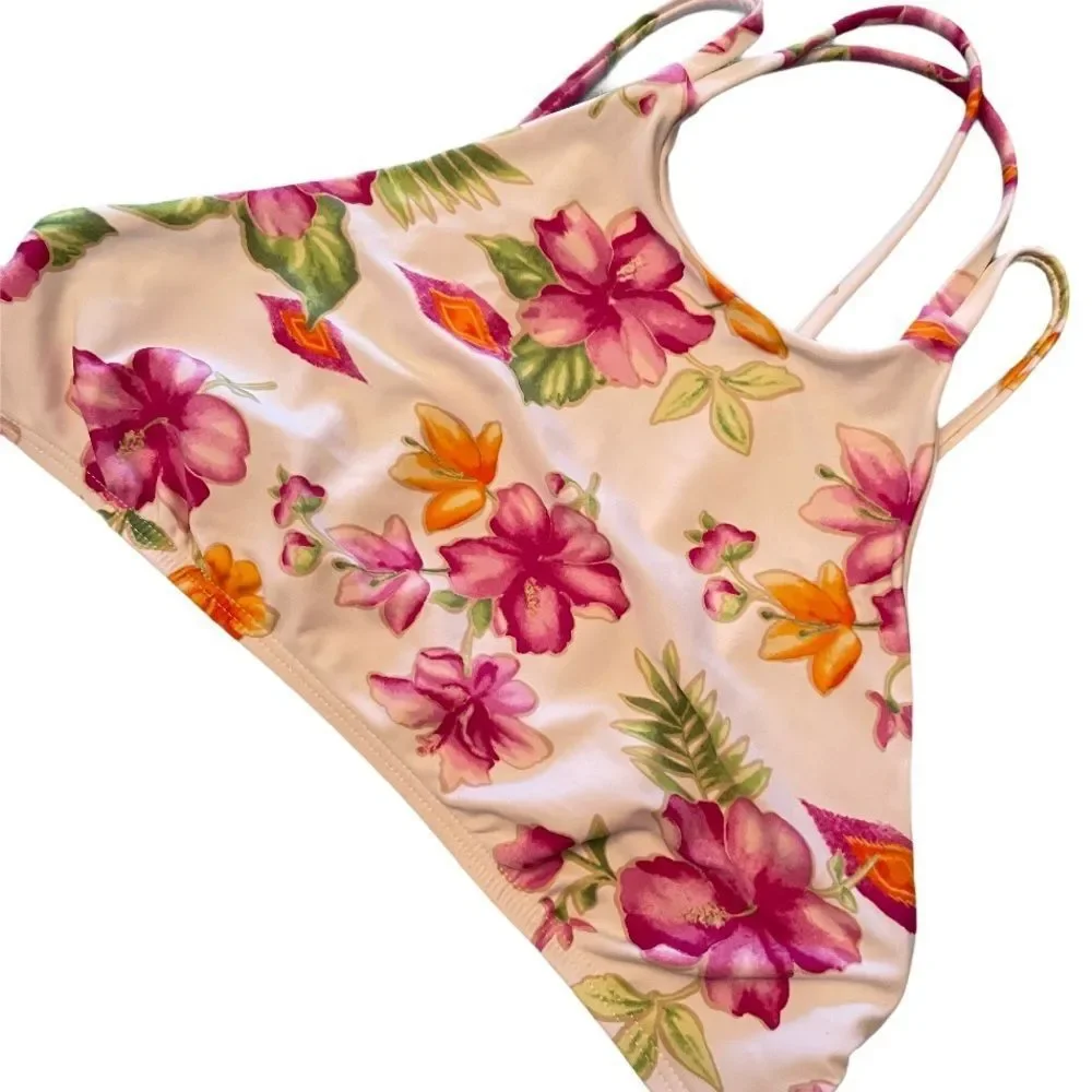 Frankie's Bikinis Floral Bikini Top‎